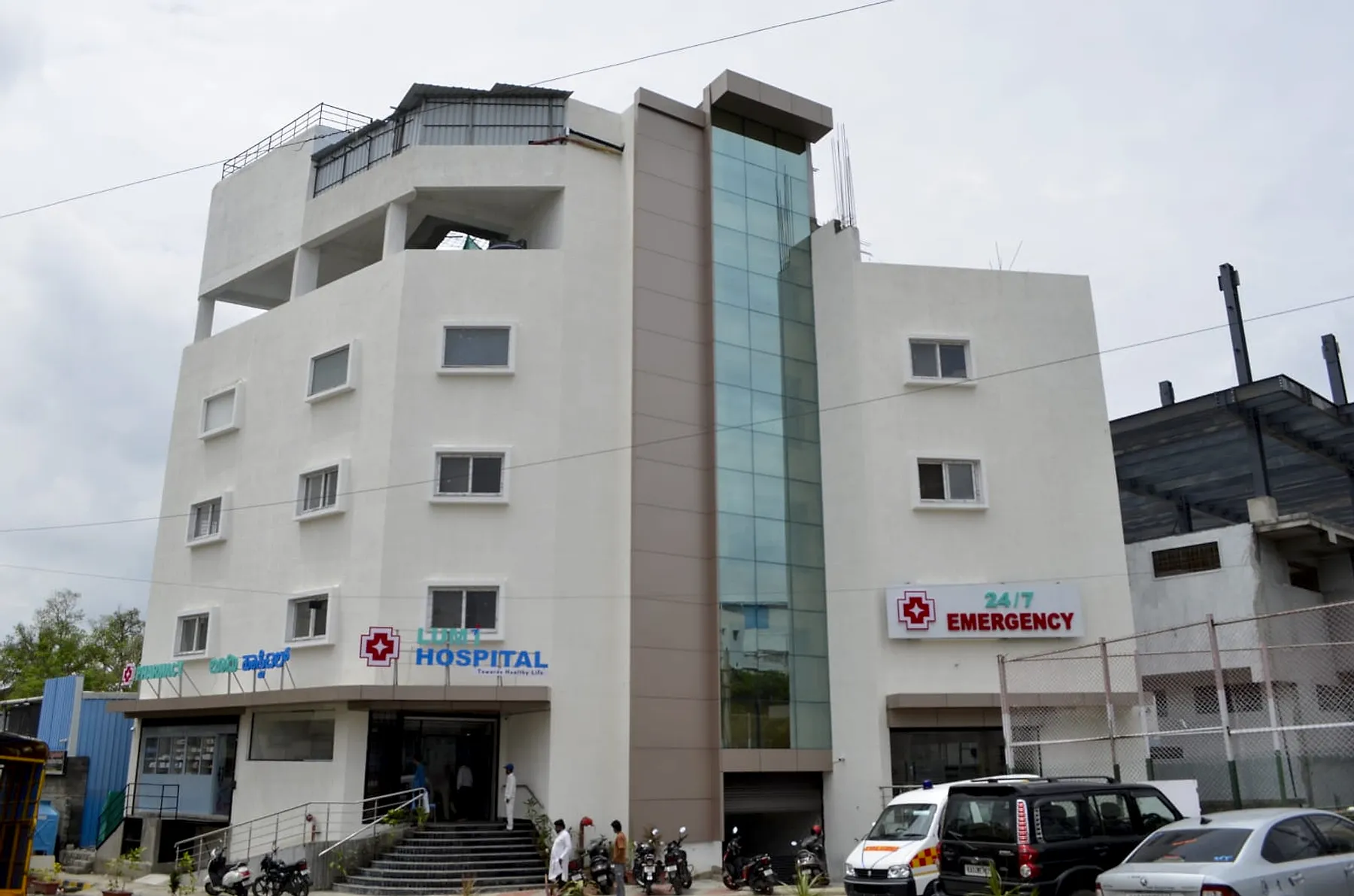 Lumi Hospital seen from the street
